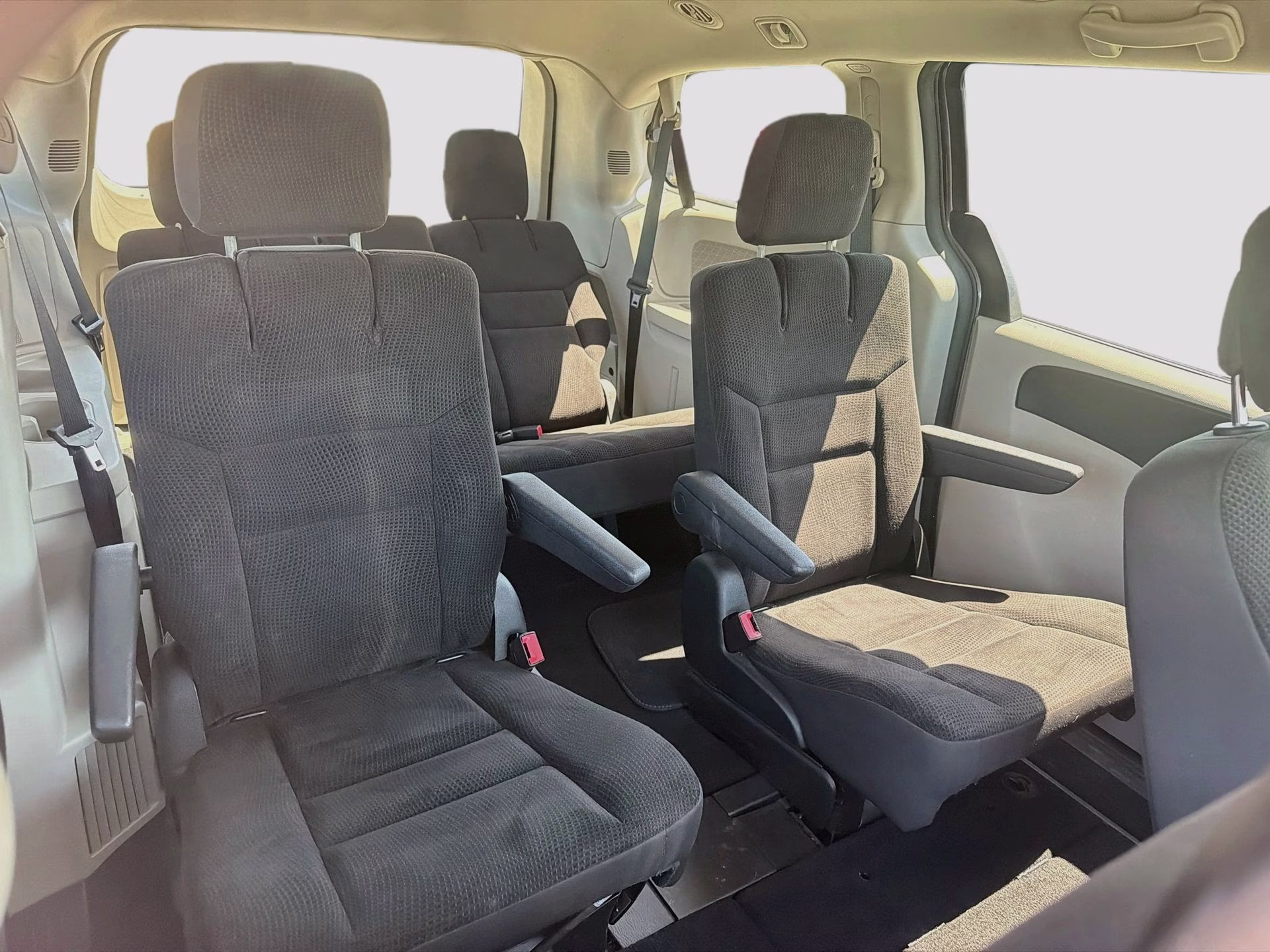 2018 Granite Pearlcoat Dodge Grand Caravan SE FWD Van