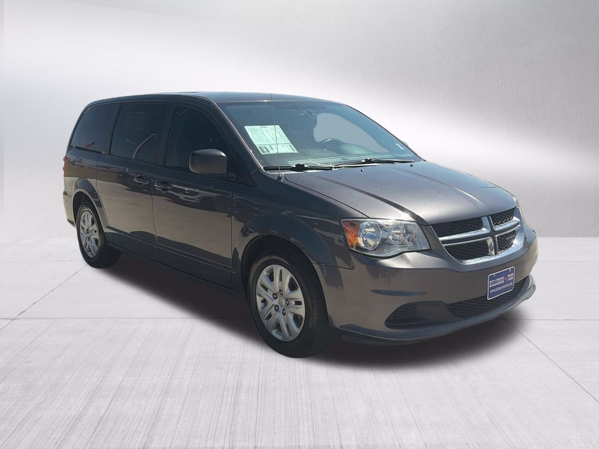 2018 Granite Pearlcoat Dodge Grand Caravan SE FWD Van