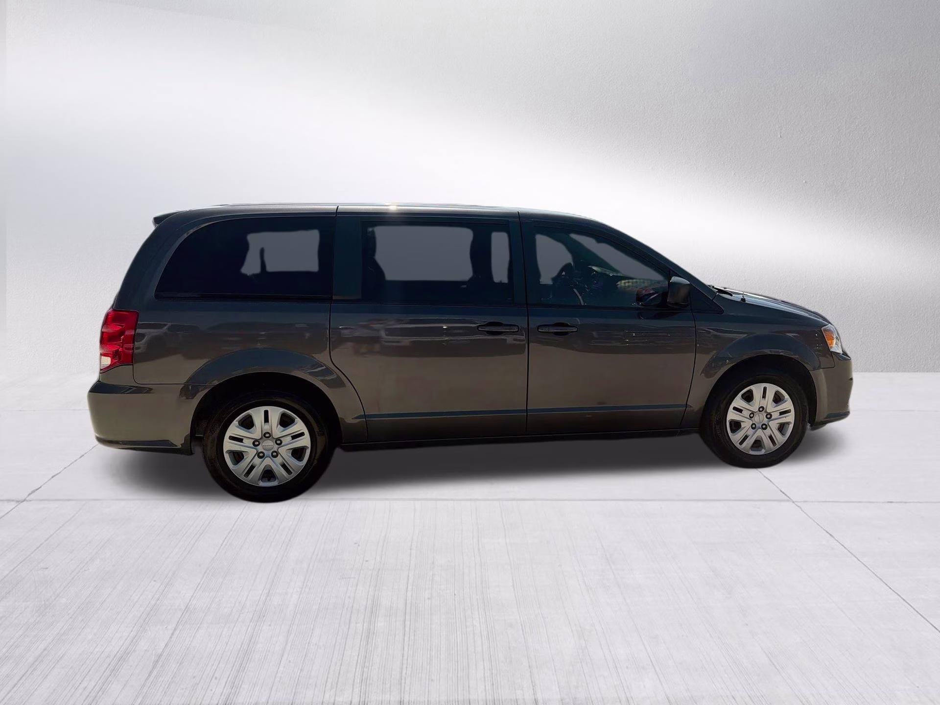 2018 Granite Pearlcoat Dodge Grand Caravan SE FWD Van