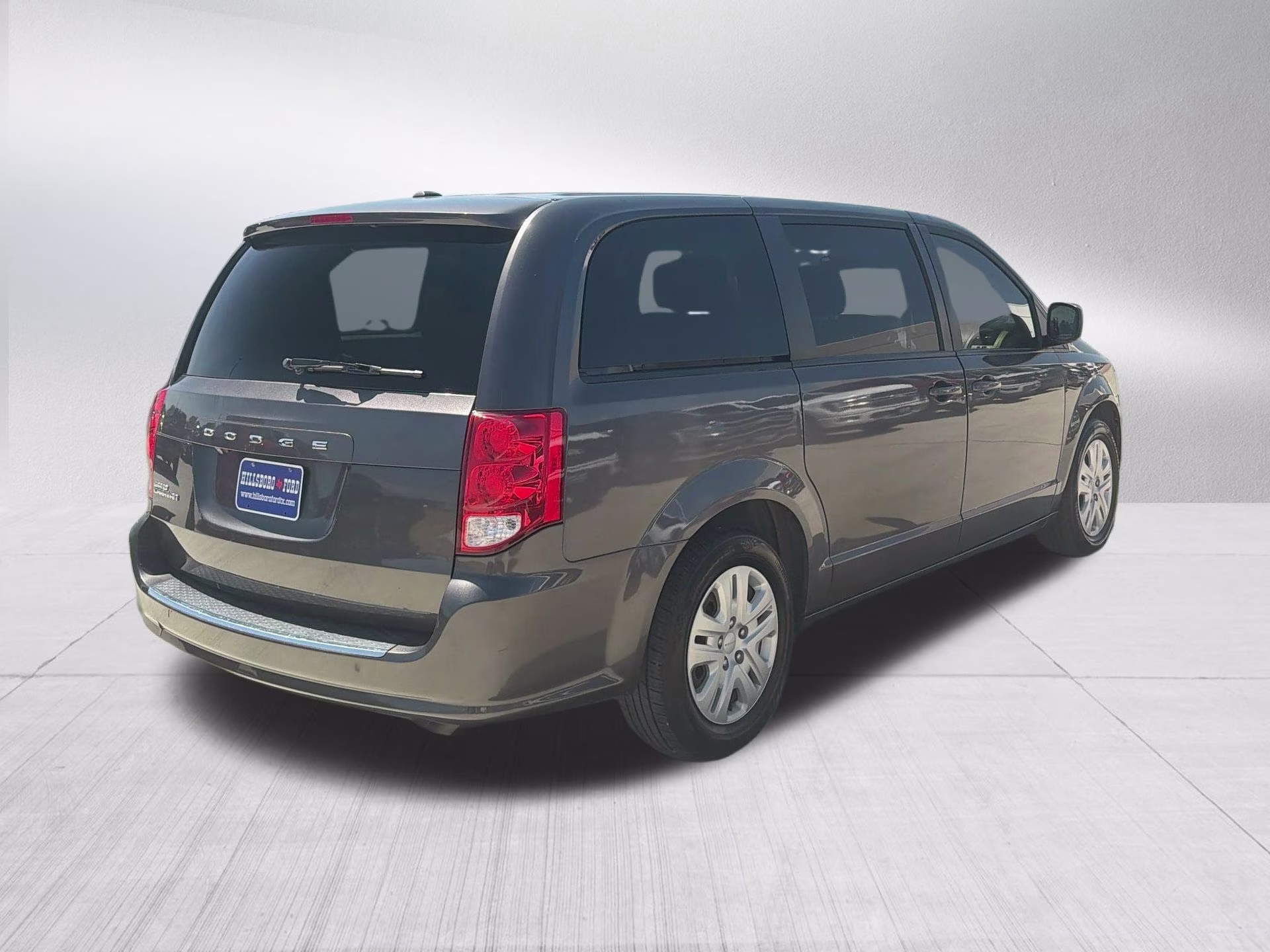2018 Granite Pearlcoat Dodge Grand Caravan SE FWD Van