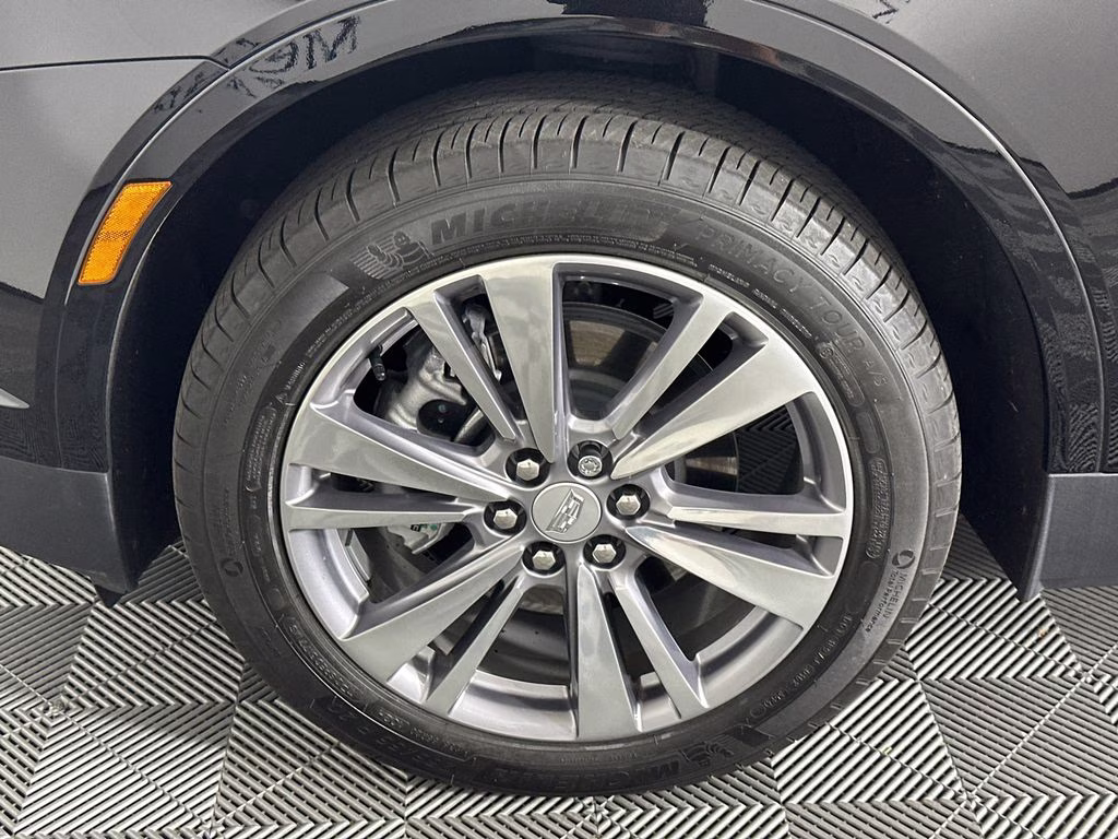 2025 Stellar Black Metallic Cadillac XT5 Premium Luxury FWD SUV