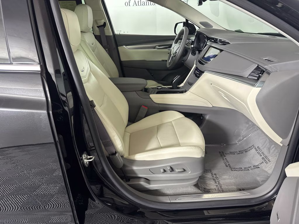 2025 Stellar Black Metallic Cadillac XT5 Premium Luxury FWD SUV
