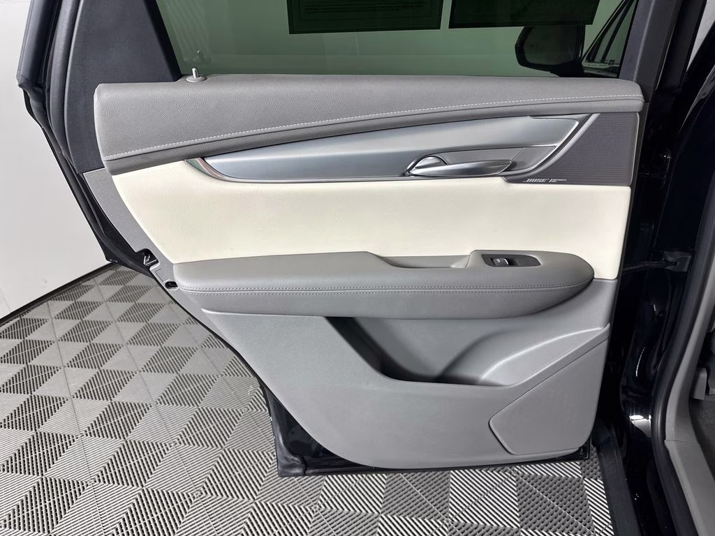 2025 Stellar Black Metallic Cadillac XT5 Premium Luxury FWD SUV