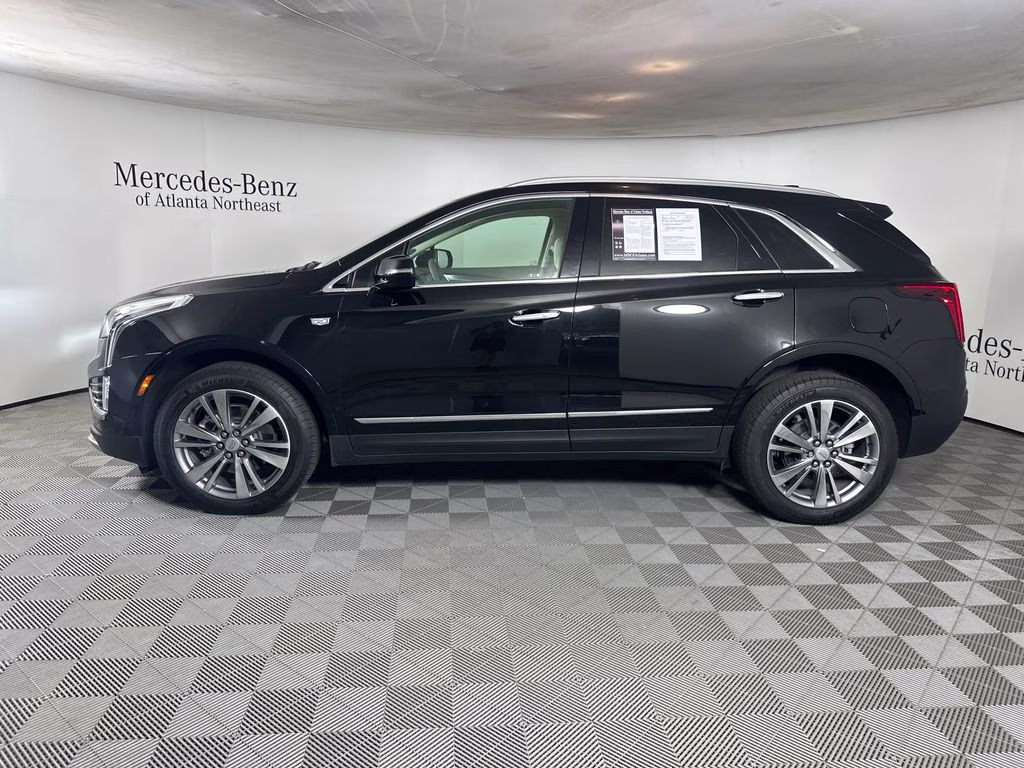 2025 Stellar Black Metallic Cadillac XT5 Premium Luxury FWD SUV