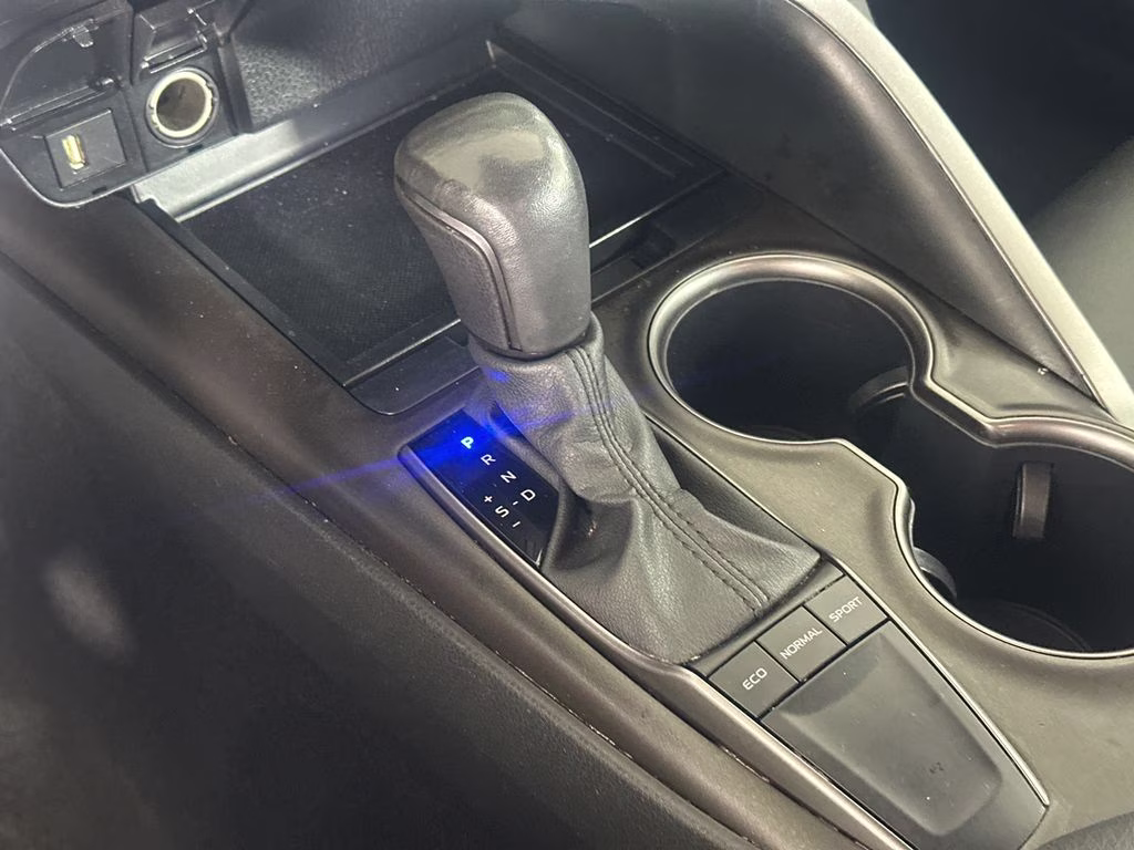 2023 Ice Cap Toyota Camry SE FWD Sedan