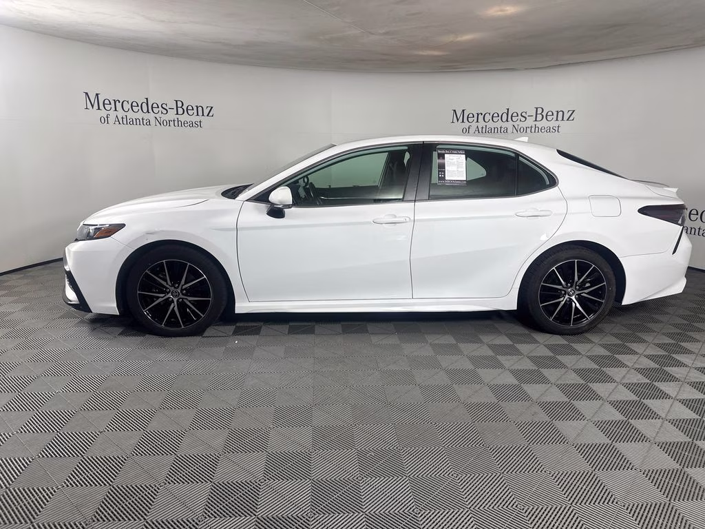 2023 Ice Cap Toyota Camry SE FWD Sedan