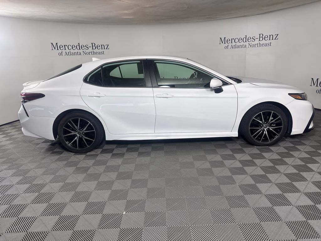 2023 Ice Cap Toyota Camry SE FWD Sedan
