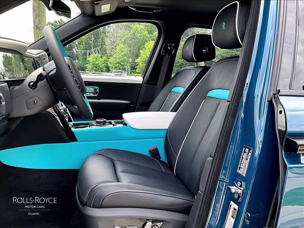 2027 Mustique Blue Rolls-Royce Black Badge Cullinan AWD SUV