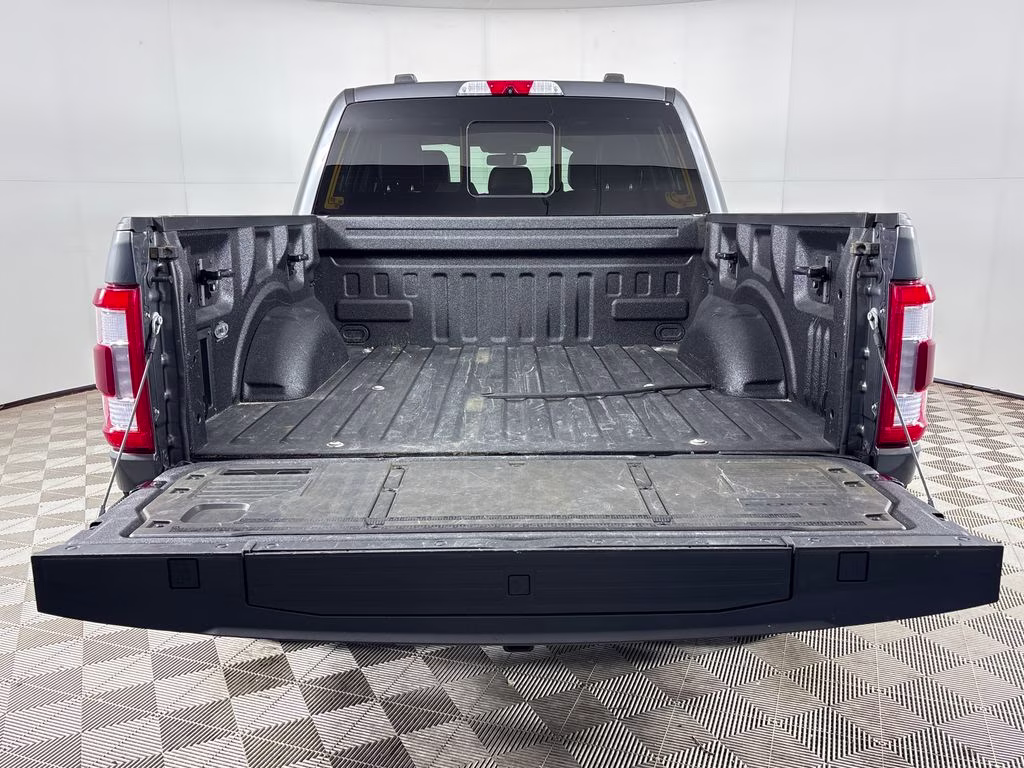 2023 Gray Metallic Ford F-150 Lariat 4X4 Truck