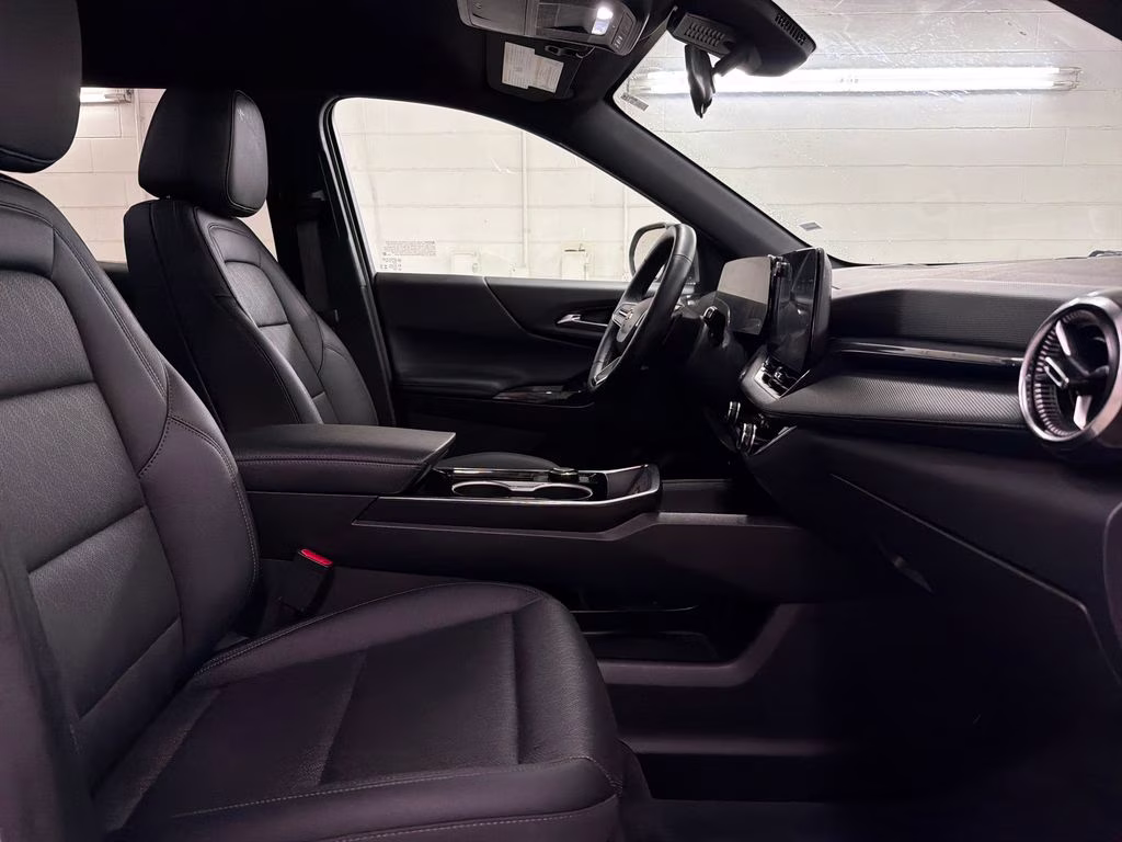 2026 Polar White Tricoat Chevrolet Equinox LT FWD SUV