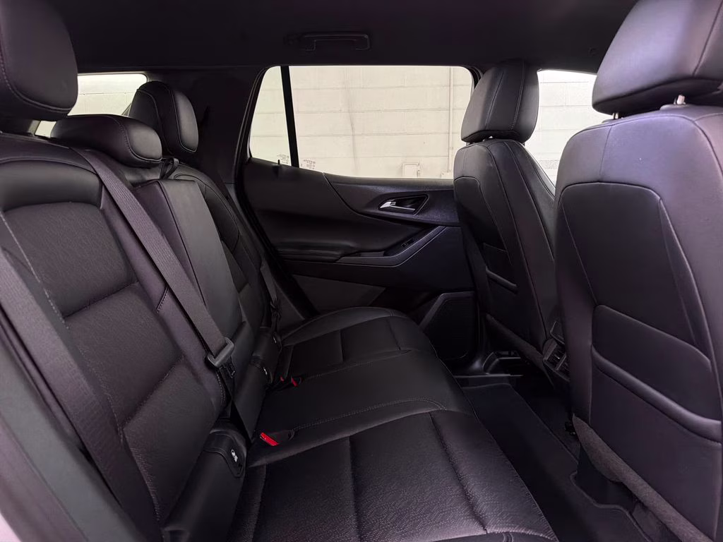 2026 Polar White Tricoat Chevrolet Equinox LT FWD SUV