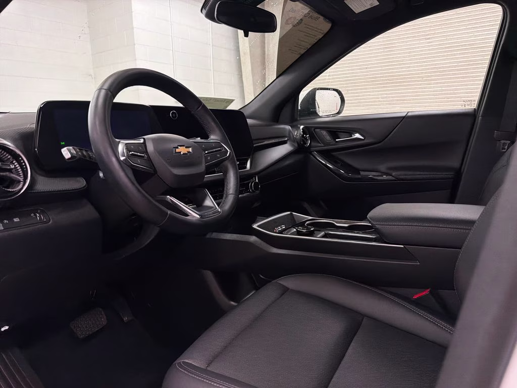 2026 Polar White Tricoat Chevrolet Equinox LT FWD SUV