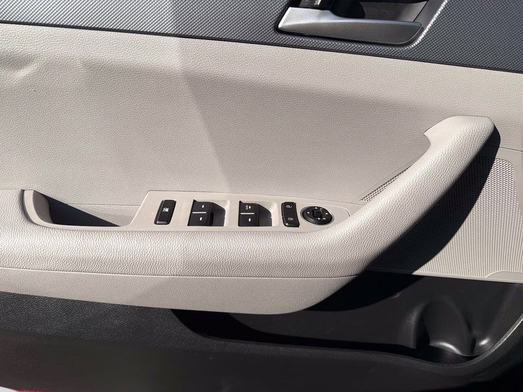 2018 Phantom Black Hyundai Sonata SE FWD Sedan