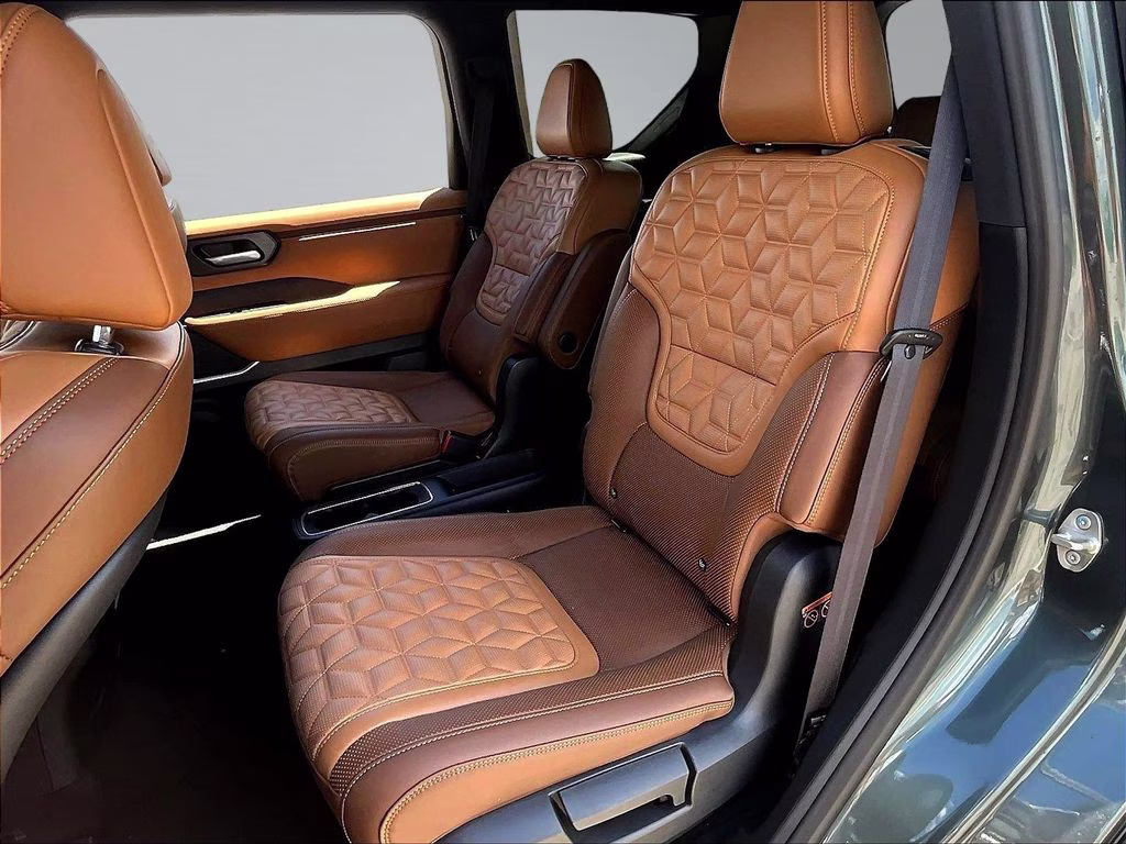 2026 Alpine Metallic Nissan Armada Platinum Reserve 4X4 SUV