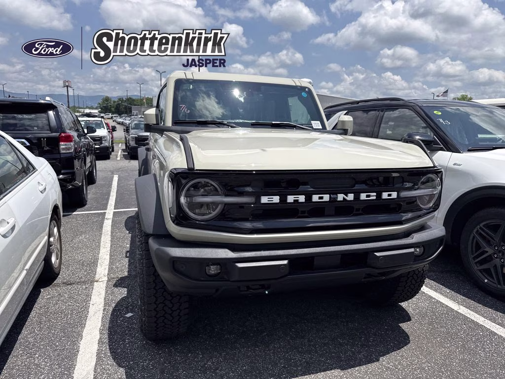 2026 Desert Sand Ford Bronco Outer Banks 4X4 SUV