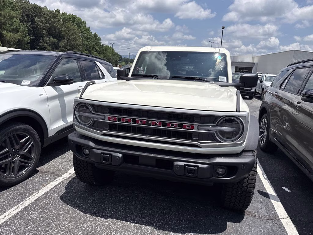 2026 Wimbledon White Ford Bronco Outer Banks 4X4 SUV