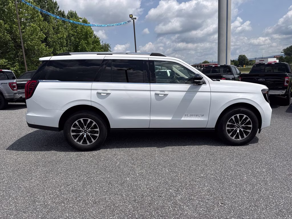 2025 Oxford White Ford Expedition Platinum 4X4 SUV