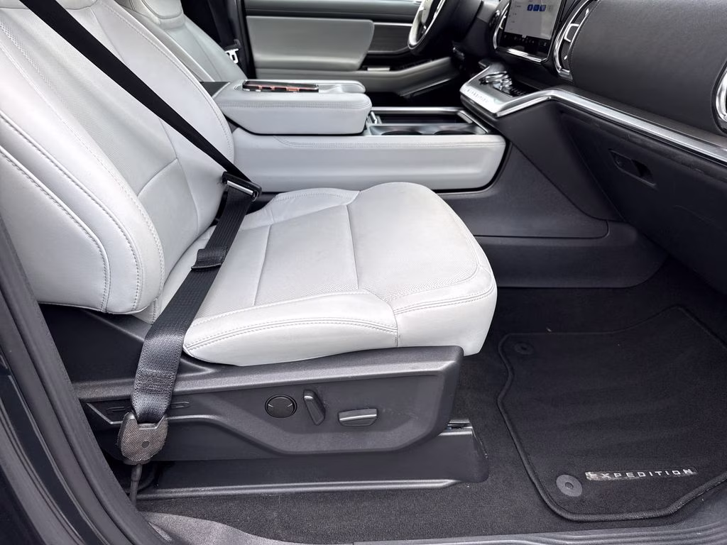 2025 Blue Metallic Ford Expedition Platinum 4X4 SUV