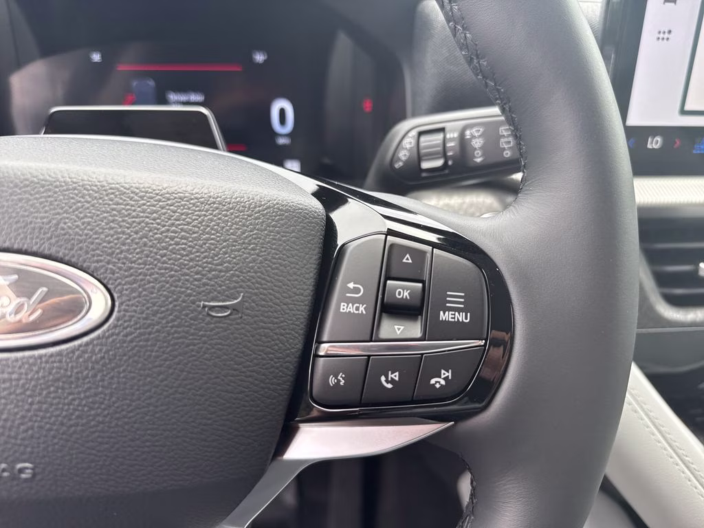 2025 Black Metallic Ford Explorer Platinum 4X4 SUV