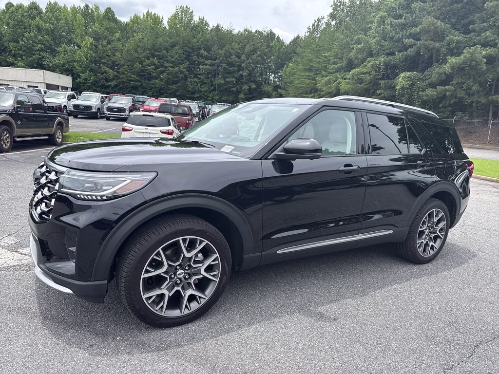 2025 Black Metallic Ford Explorer Platinum 4X4 SUV