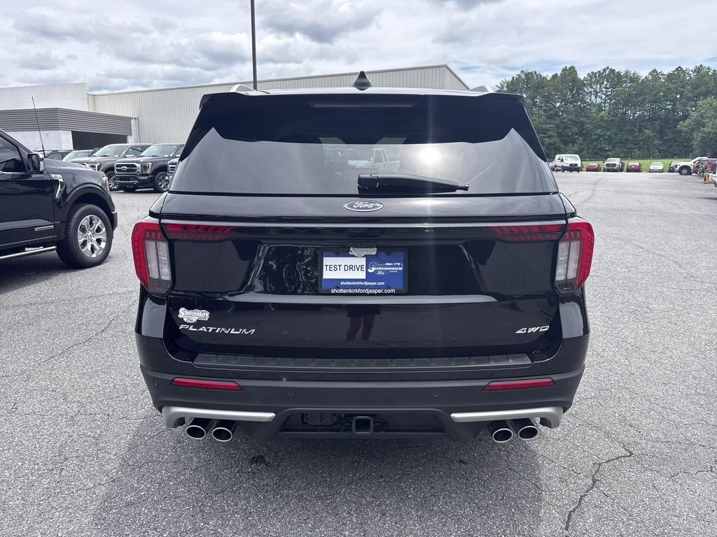 2025 Black Metallic Ford Explorer Platinum 4X4 SUV