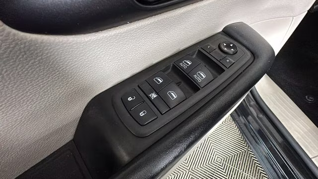 2021 Brilliant Black Crystal Pearlcoat Chrysler Pacifica Hybrid Touring L FWD Van