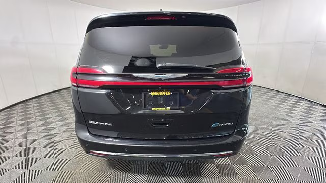 2021 Brilliant Black Crystal Pearlcoat Chrysler Pacifica Hybrid Touring L FWD Van