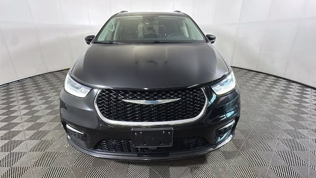 2021 Brilliant Black Crystal Pearlcoat Chrysler Pacifica Hybrid Touring L FWD Van