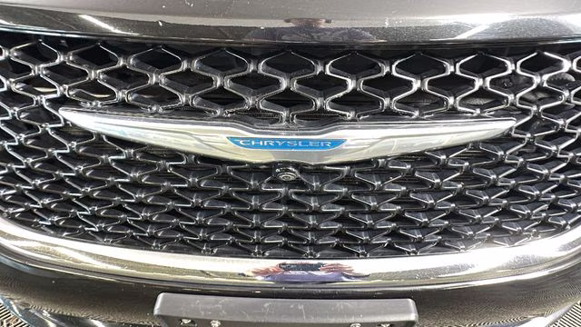 2021 Brilliant Black Crystal Pearlcoat Chrysler Pacifica Hybrid Touring L FWD Van