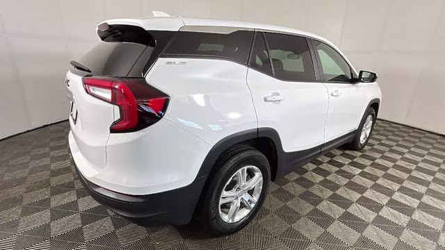 2023 Summit White GMC Terrain SLE FWD SUV