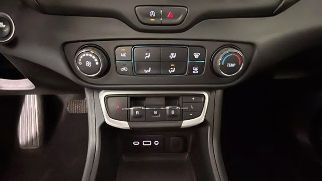 2023 Summit White GMC Terrain SLE FWD SUV