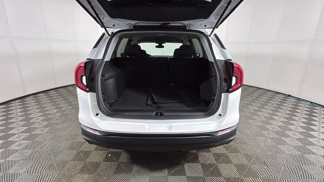 2023 Summit White GMC Terrain SLE FWD SUV