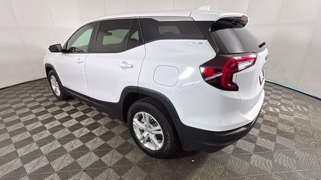 2023 Summit White GMC Terrain SLE FWD SUV