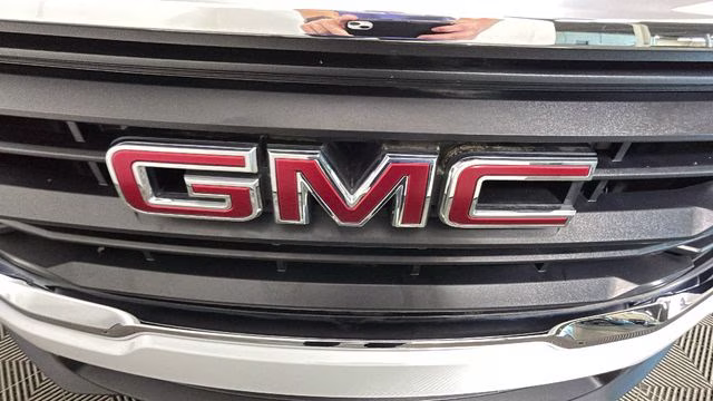 2023 Summit White GMC Terrain SLE FWD SUV