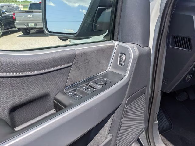 2026 Avalanche Ford F-150 XLT RWD Truck