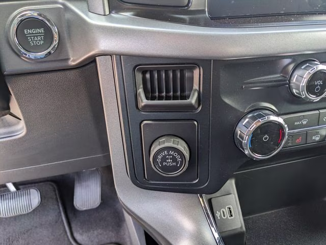 2026 Avalanche Ford F-150 XLT RWD Truck