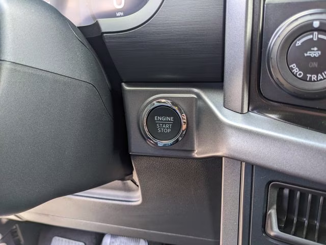 2026 Avalanche Ford F-150 XLT RWD Truck