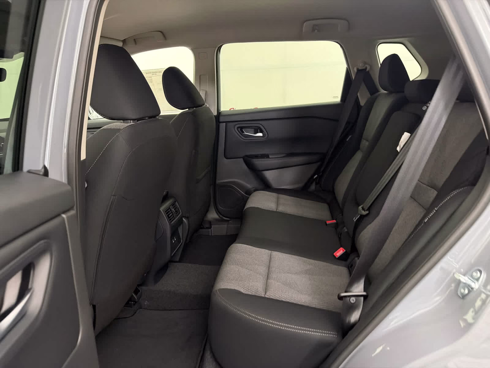 2026 Boulder Gray Pearl Nissan Rogue SV FWD SUV