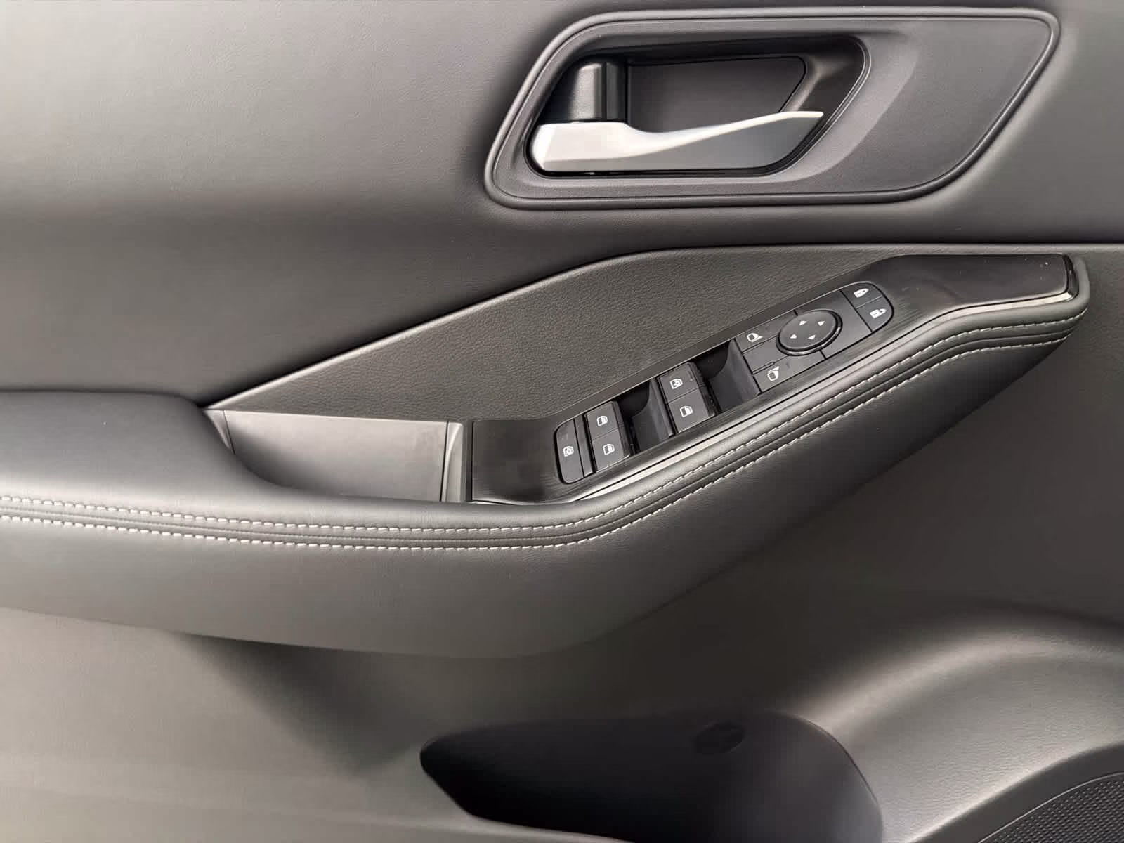 2026 Boulder Gray Pearl Nissan Rogue SV FWD SUV