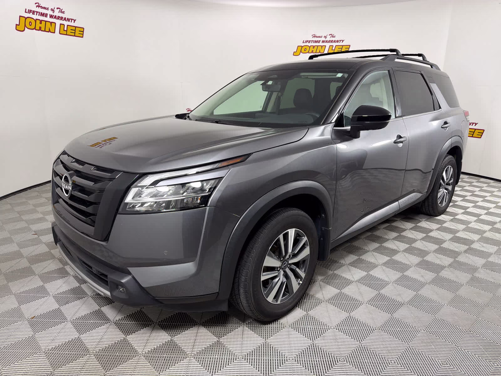 2024 Gun Metallic/Super Black Nissan Pathfinder SL FWD SUV