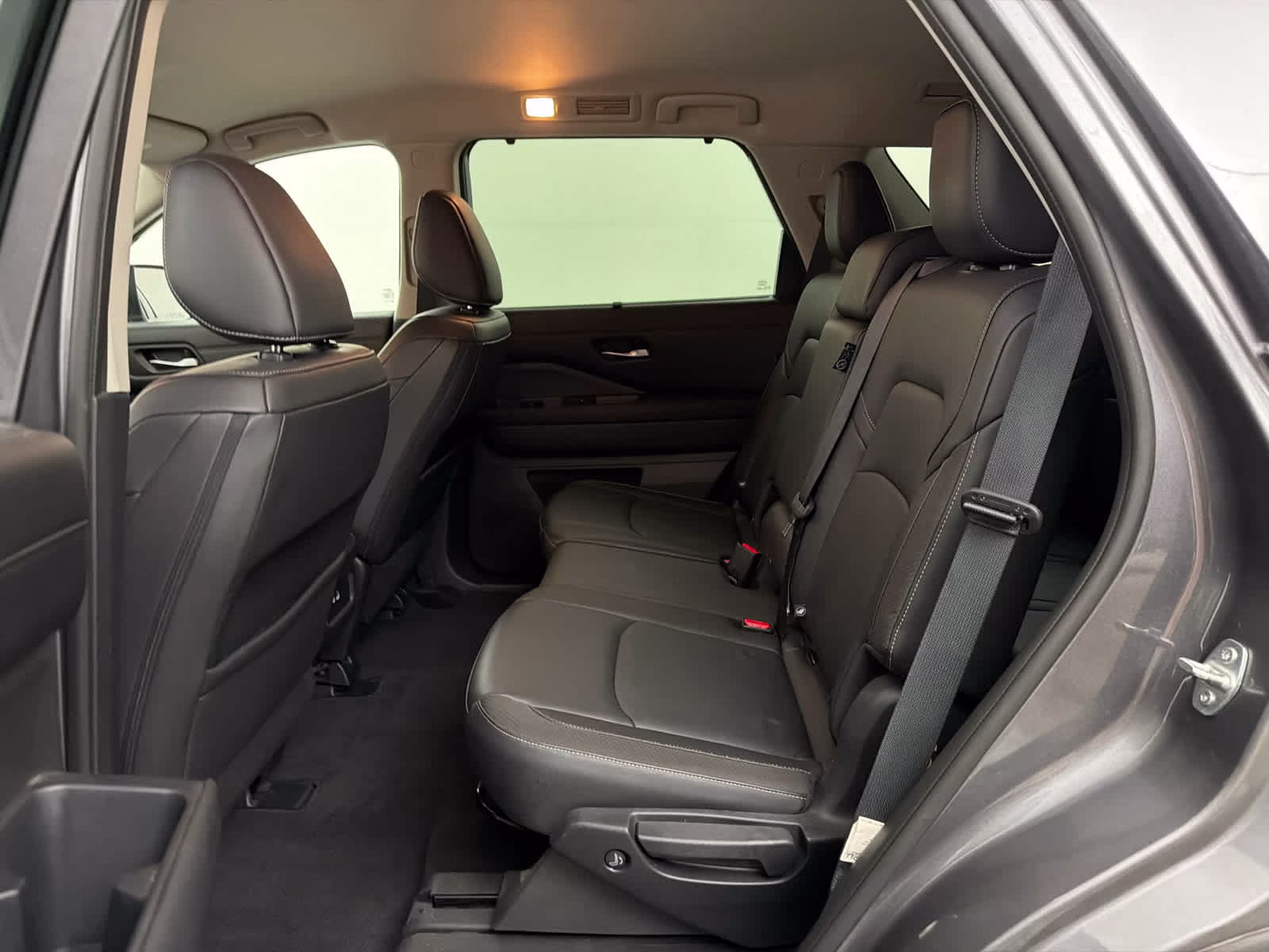 2024 Gun Metallic/Super Black Nissan Pathfinder SL FWD SUV