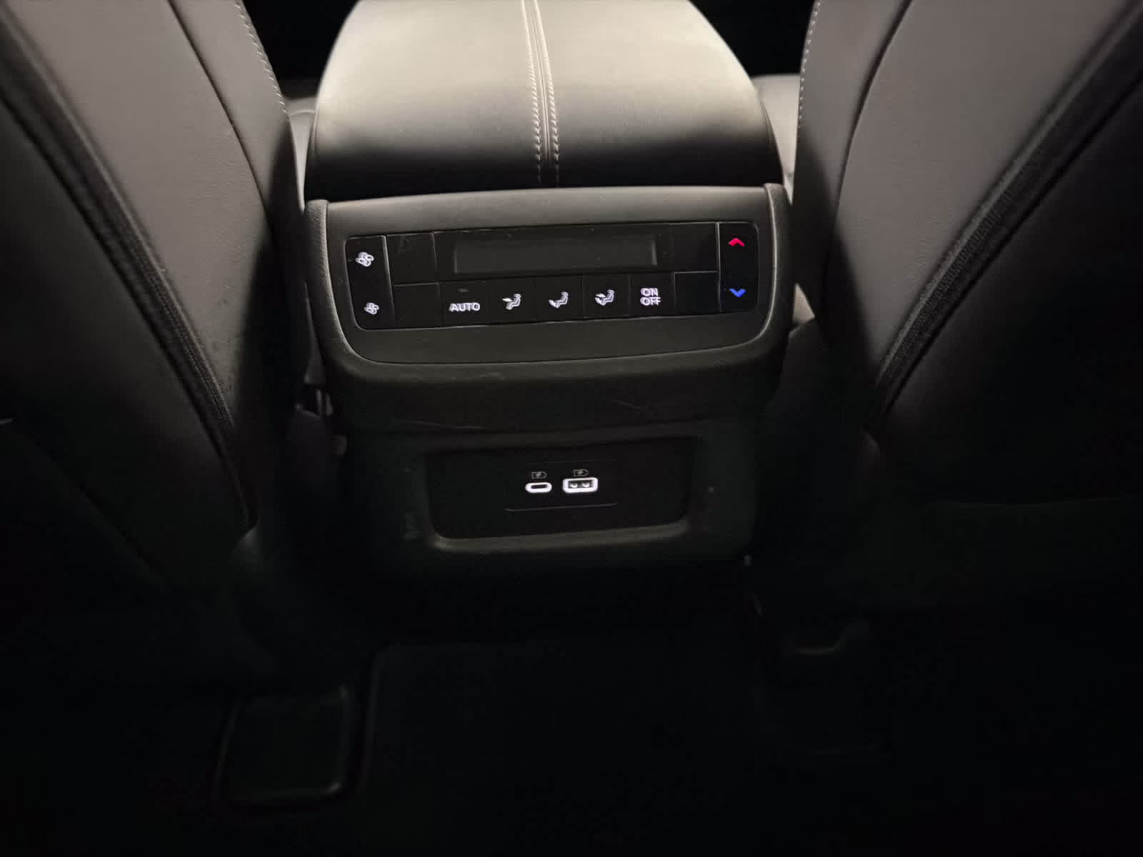 2024 Gun Metallic/Super Black Nissan Pathfinder SL FWD SUV