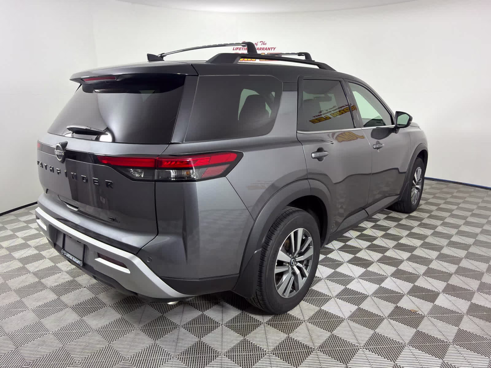 2024 Gun Metallic/Super Black Nissan Pathfinder SL FWD SUV
