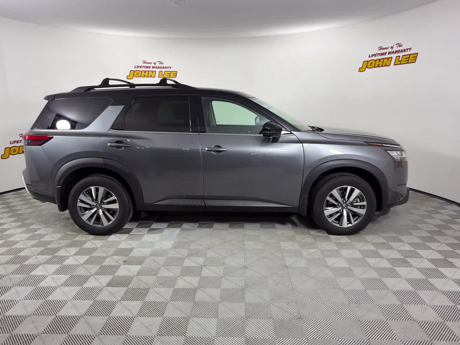 2024 Gun Metallic/Super Black Nissan Pathfinder SL FWD SUV
