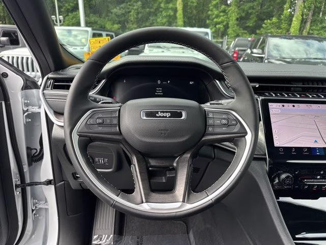 2025 Bright White Clearcoat Jeep Grand Cherokee L Limited 4X4 SUV