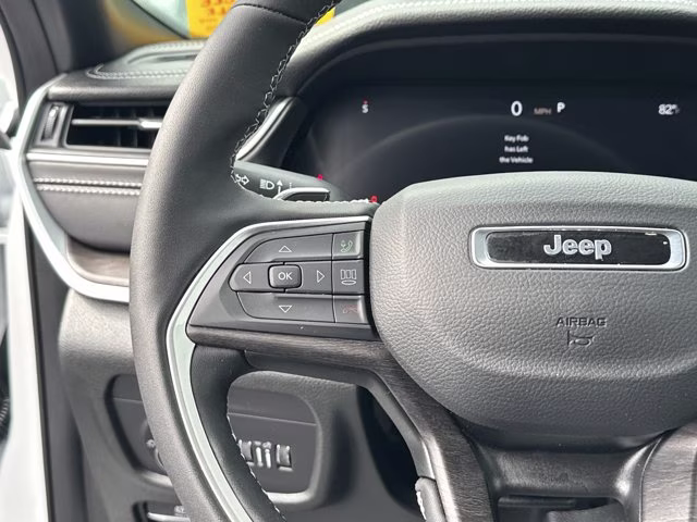 2025 Bright White Clearcoat Jeep Grand Cherokee L Limited 4X4 SUV