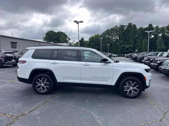 2025 Bright White Clearcoat Jeep Grand Cherokee L Limited 4X4 SUV