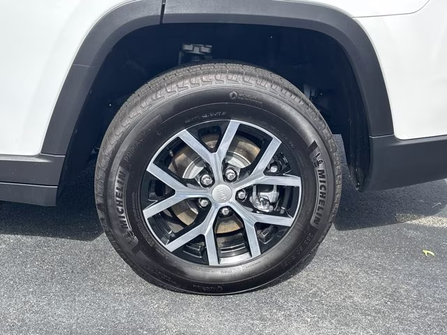 2025 Bright White Clearcoat Jeep Grand Cherokee L Limited 4X4 SUV