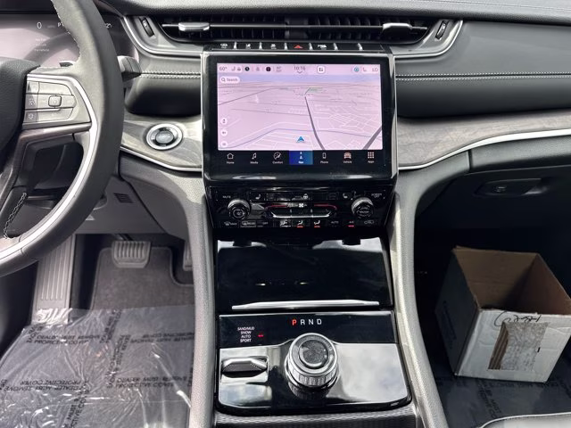 2025 Bright White Clearcoat Jeep Grand Cherokee L Limited 4X4 SUV
