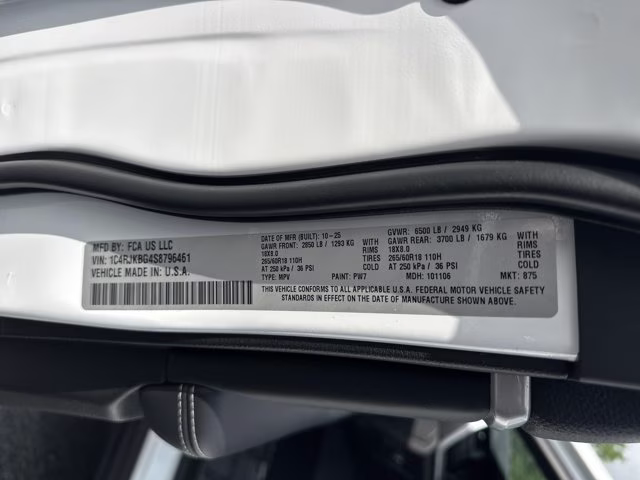 2025 Bright White Clearcoat Jeep Grand Cherokee L Limited 4X4 SUV